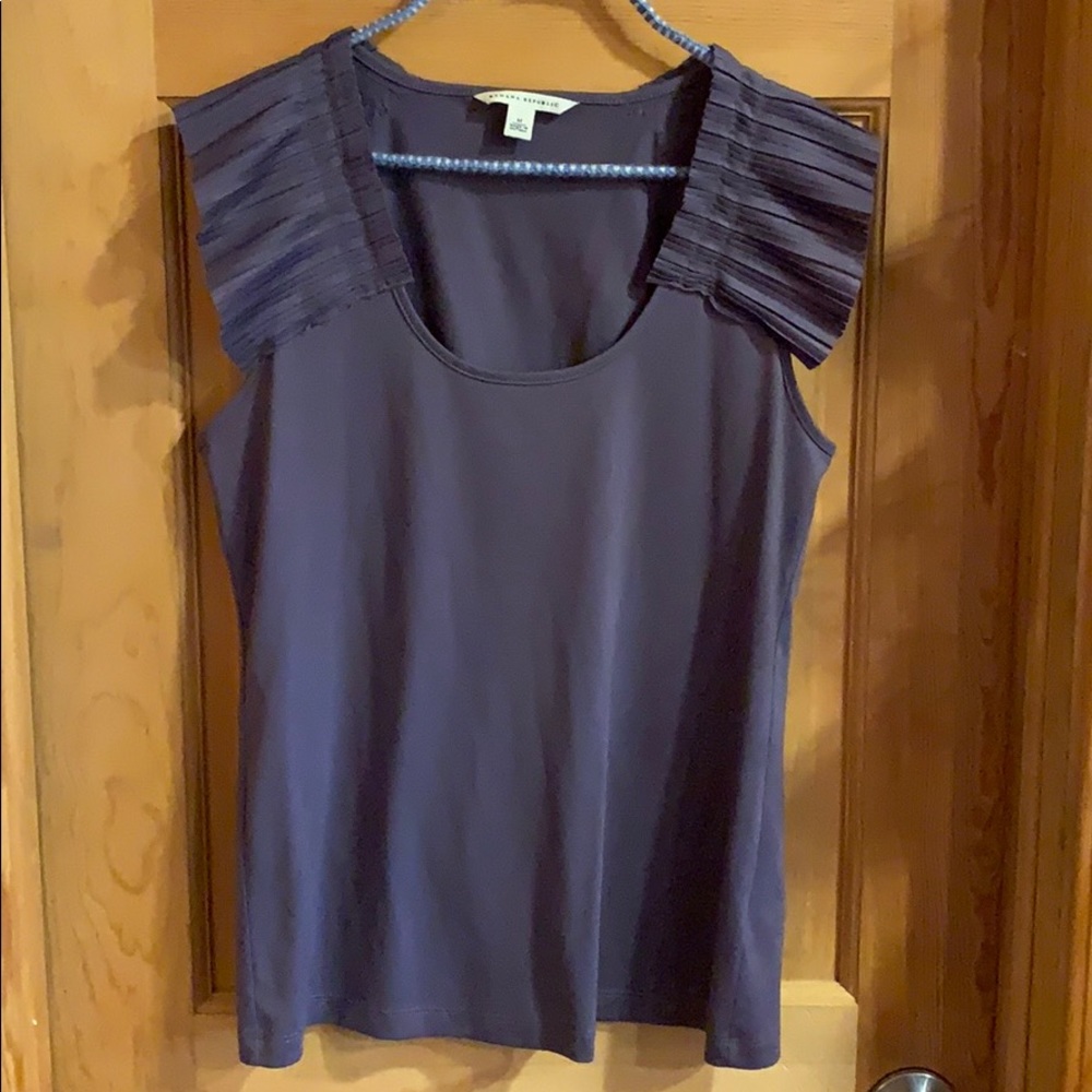 Banana Republic ruffle sleeve tank, size M